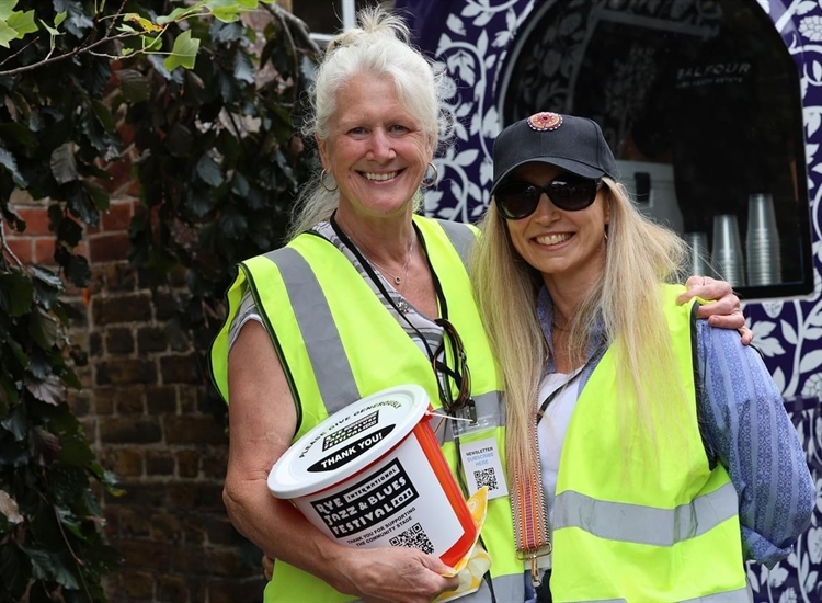 CLAIRE amp SOPHIE - FESTIVAL VOLUNTEERS