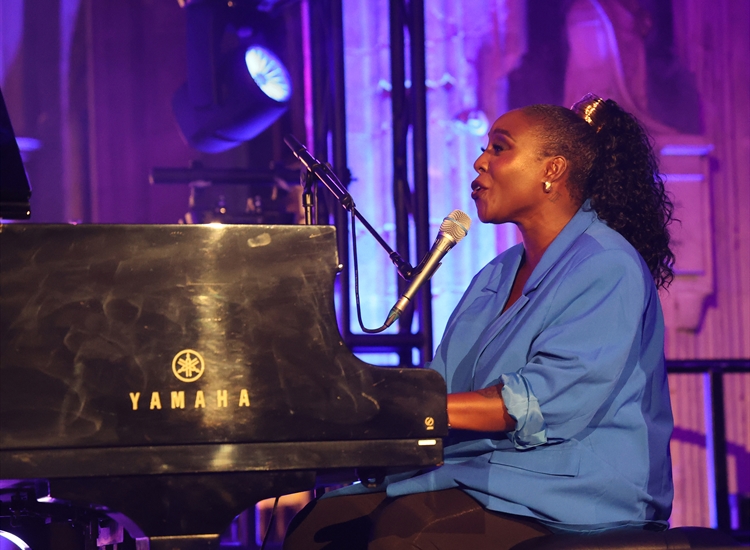 LAURA MVULA - FRIDAY 25 AUGUST ST MARYS CHURCH