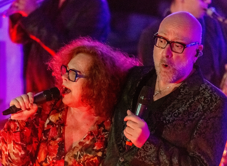 SARAH - JANE MORRIS amp MARIO BIONDI - SUNDAY 27 AUGUST ST MARYS CHURCH