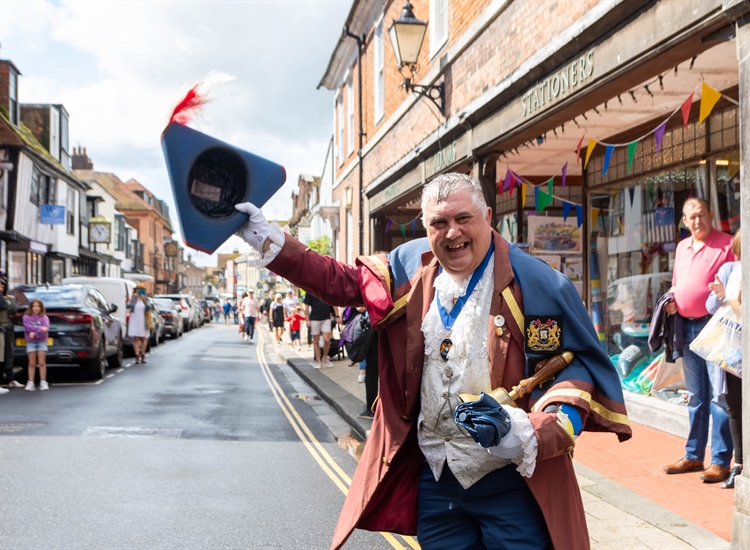 TOWN CRIER - PAUL GORING