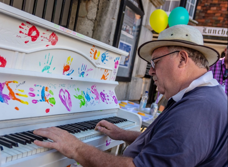 STREET PIANOS