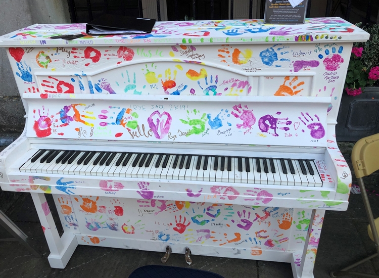 STREET PIANOS