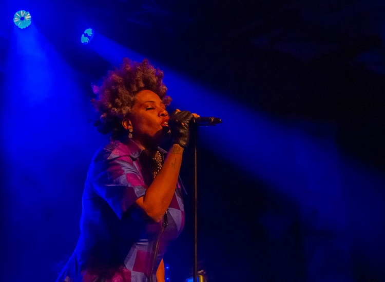 MACY GRAY