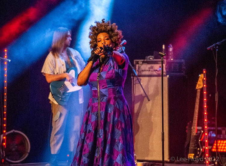 MACY GRAY